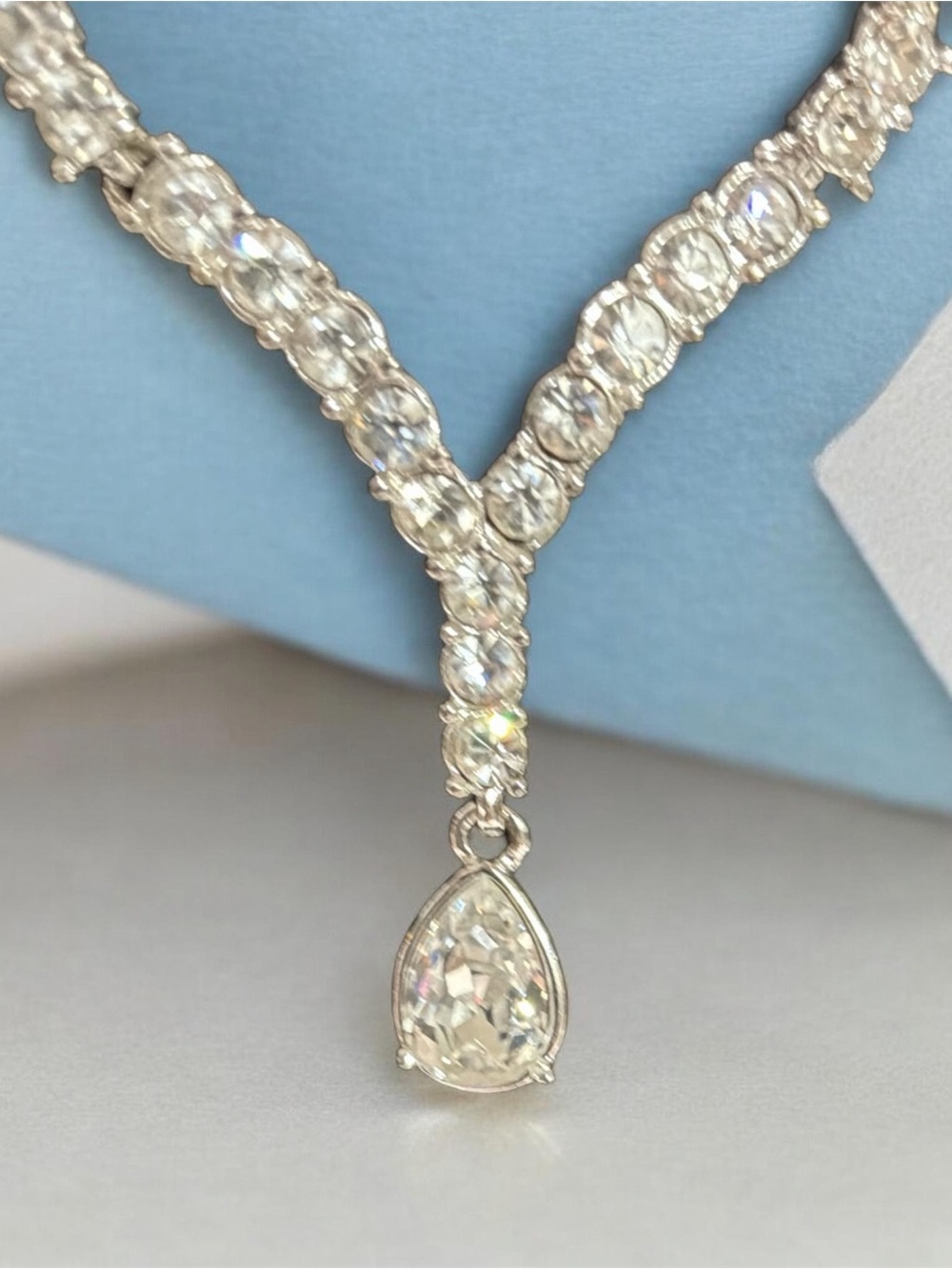 Signed Napier Sparkling Clear Rhinestone Y-Drop Lariat Necklace 18” Teardrop 32g - Picture 2 of 11